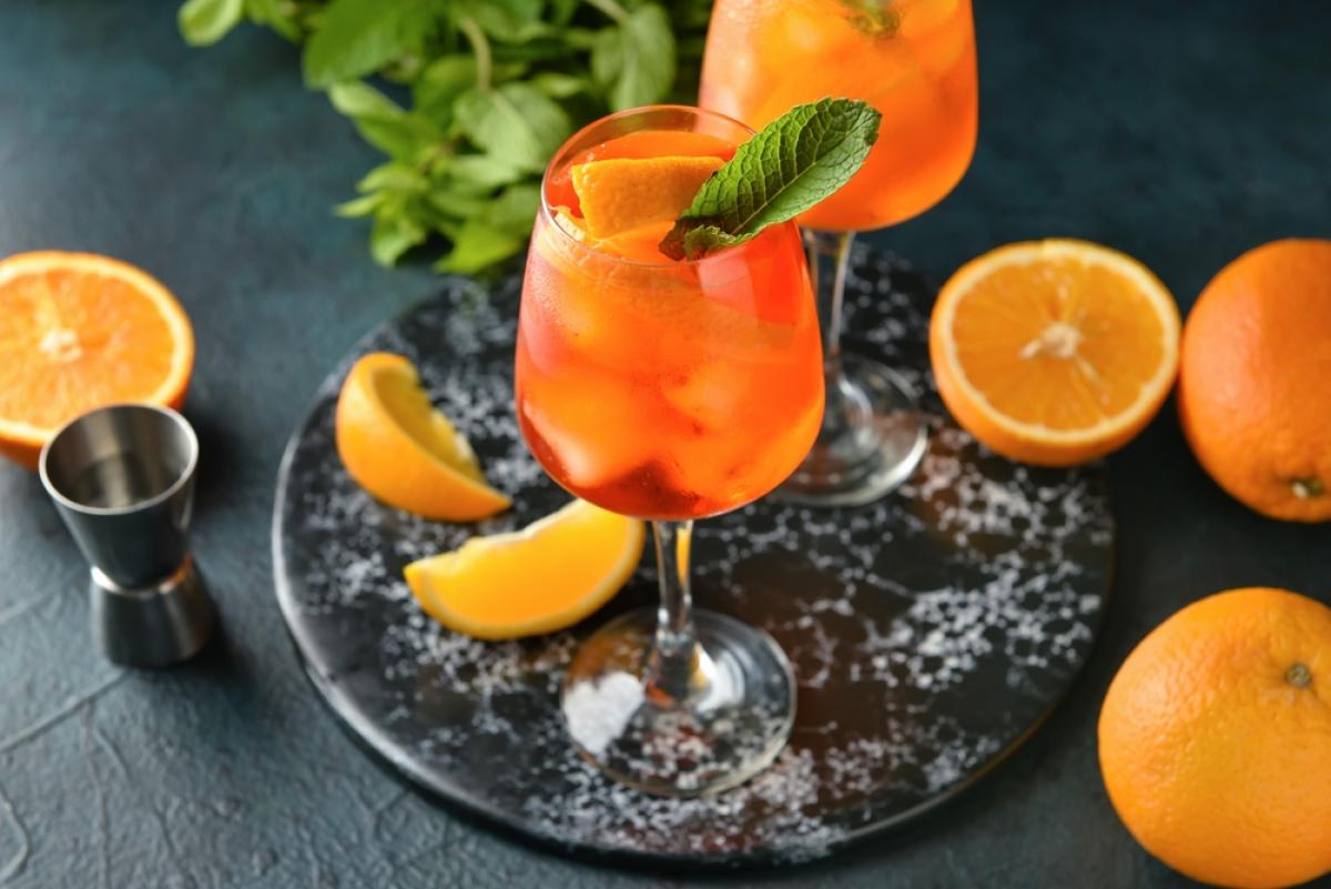 Aperol Spritz – rețetă autentică, ingrediente cheie și cum să îl savurezi corect