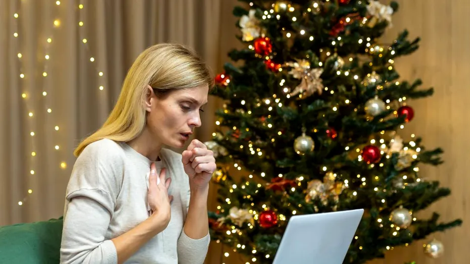 De ce „răceala” de sărbători poate fi, de fapt, o alergie la bradul de Crăciun