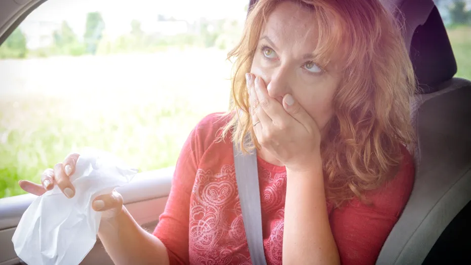 Răul de mașină poate dispărea cu un gest simplu. Ce trebuie să faci în timpul călătoriei