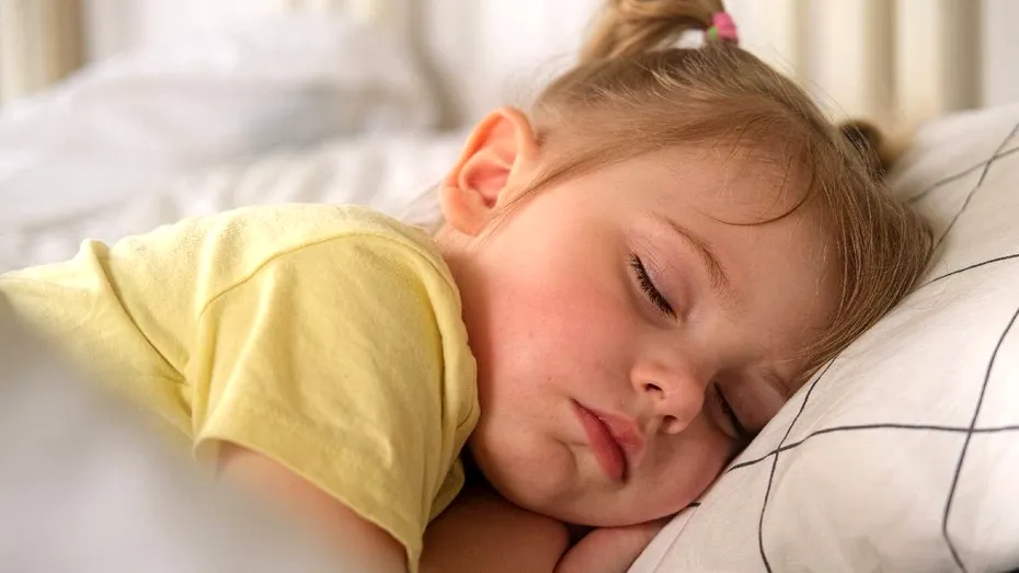 De ce reacționează unii copii mai intens la zgomot și lumină: explicația sensibilității senzoriale